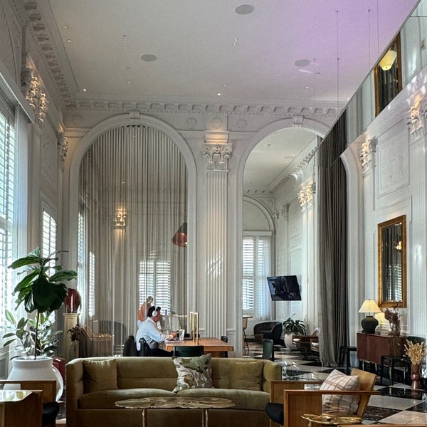 Foto diambil di Hotel Washington oleh Satoko pada 4/18/2024