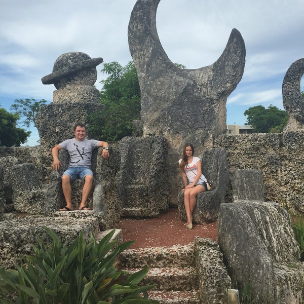 7/4/2016 tarihinde Olga Z.ziyaretçi tarafından Coral Castle'de çekilen fotoğraf