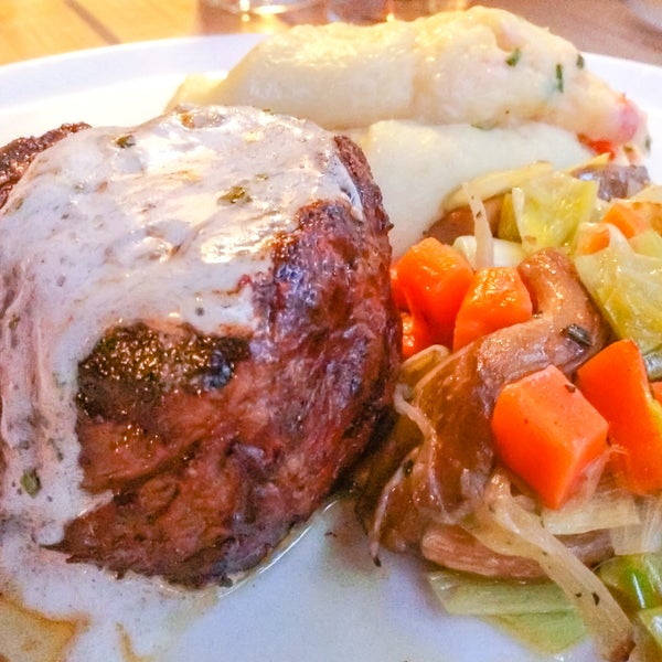 Its hard to find a dish that you won't like. Try the Seven Spiced Filet Mignon covered in aged sherry maitre d’ hotel butter w/ lobster mascarpone mashed potatoes & leek, carrot, oyster mushroom saute