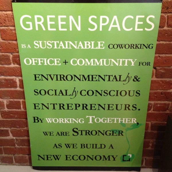Foto scattata a Green Spaces NYC da Richard B. il 9/5/2013
