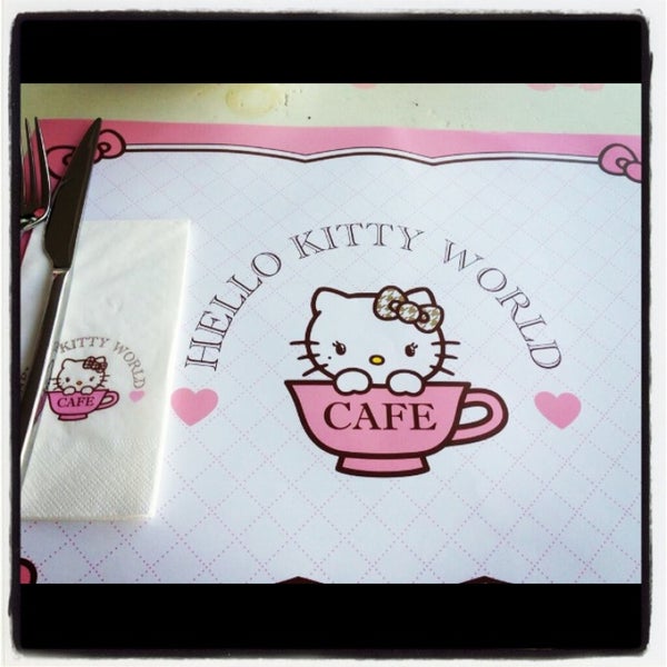 4/22/2013 tarihinde 👸 Ayça D.ziyaretçi tarafından Hello Kitty World'de çekilen fotoğraf
