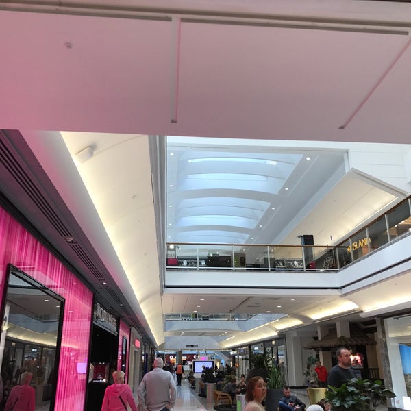 Photo taken at Brent Cross Shopping Centre by Robert O. on 5/14/2017