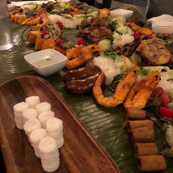 Das Foto wurde bei Jeepney Filipino Gastropub von zerina m. am 9/29/2018 aufgenommen