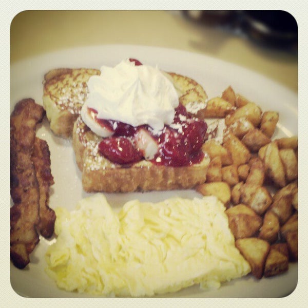 Perkins Restaurant & Bakery American Restaurant in West Des Moines