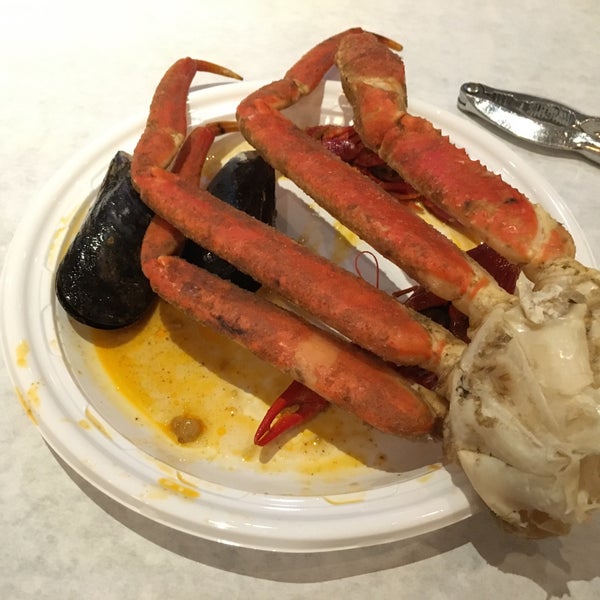 All you can eat crab legs for $40 during dinner time on Tuesday and Sunday seems to be a cool deal for the true seafood lovers