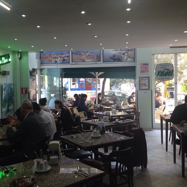 Photo taken at Kaloni Ayvalık Restaurant by Huseyin E. on 10/20/2015