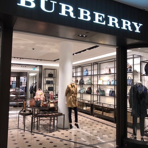 opvoeder Anoi fossiel Burberry - Boutique in Schiphol