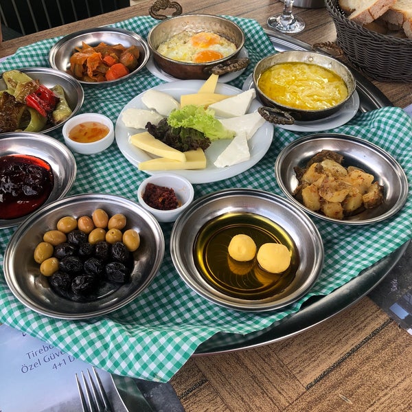 Photo taken at Mavi Yeşil Restaurant by SeDaT A. on 7/23/2020