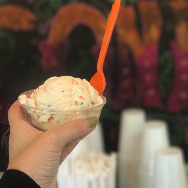 9/1/2017 tarihinde Amanda C.ziyaretçi tarafından Cone Gourmet Ice Cream'de çekilen fotoğraf