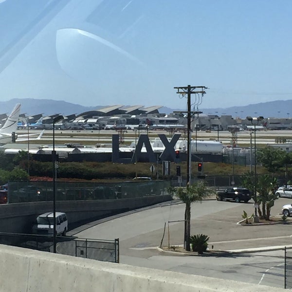 5/22/2016 tarihinde Ahmed A.ziyaretçi tarafından Los Angeles Uluslararası Havalimanı (LAX)'de çekilen fotoğraf