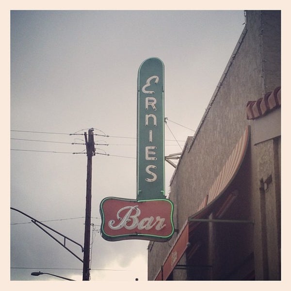 Photo taken at Ernie&#39;s Bar &amp; Pizza by Sara P. on 8/30/2013