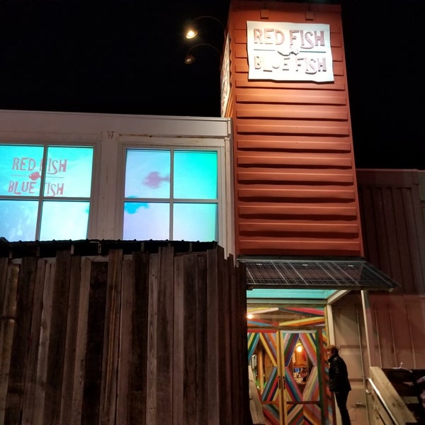 Photo taken at Red Fish Blue Fish by Sue L. on 1/22/2019