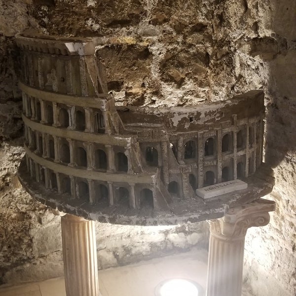 Foto tomada en Le Terme del Colosseo  por Sue L. el 6/16/2023