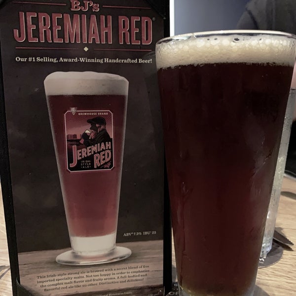 Photo taken at BJ&#39;s Restaurant &amp; Brewhouse by James W. on 2/3/2019