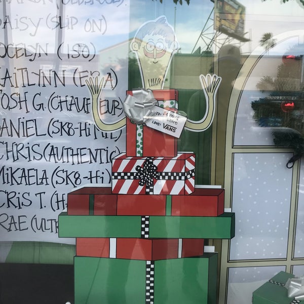 vans store 2nd street long beach