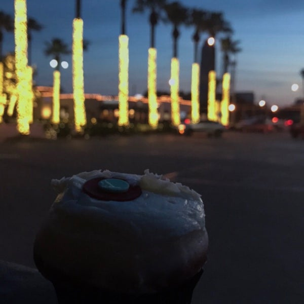 4/17/2017에 FD.님이 Sprinkles Cupcakes에서 찍은 사진