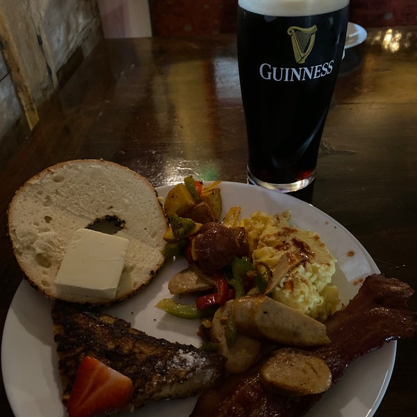 Foto tomada en Muldoon&#39;s Irish Pub  por Conor M. el 10/2/2022