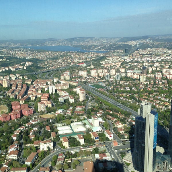 รูปภาพถ่ายที่ Sapphire Seyir Terası โดย Cansın G. เมื่อ 4/21/2013