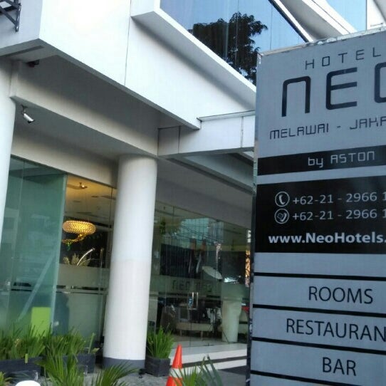 7/13/2015 tarihinde Dimas Fianchetoziyaretçi tarafından Hotel Neo Melawai'de çekilen fotoğraf