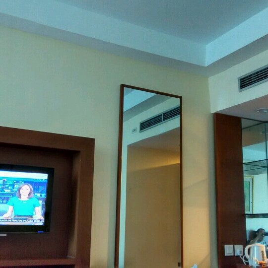 Foto scattata a Aston Tanjungpinang Hotel &amp; Conference Center da Dimas Fiancheto il 12/16/2016