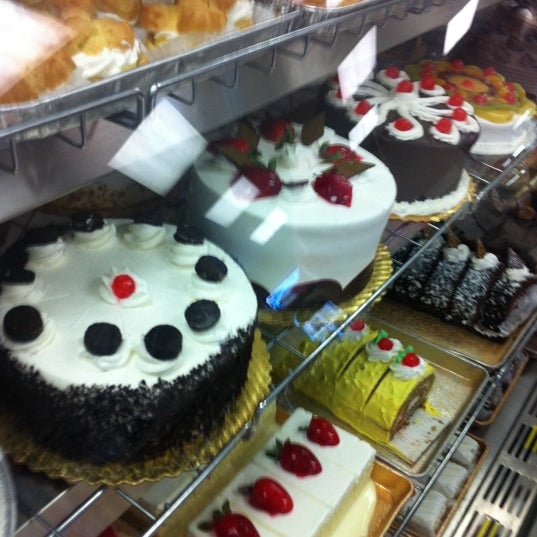 Chicago Sweet Connection Bakery Norwood Park 5569 N Northwest Hwy