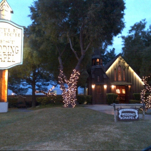 1/24/2013 tarihinde Marisa C.ziyaretçi tarafından Little Church of the West'de çekilen fotoğraf