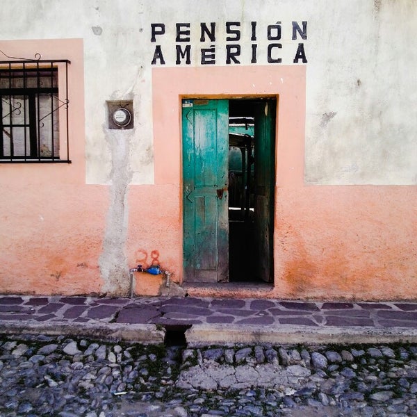 Photo taken at Armadillo De Los Infante by Gerson d. on 4/27/2014