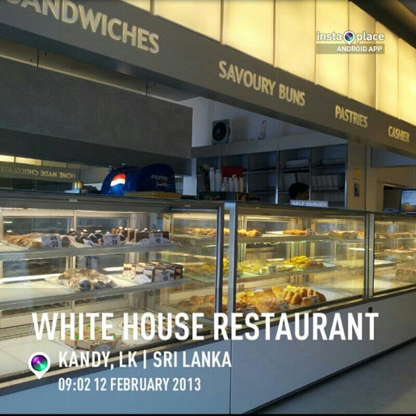 2/12/2013 tarihinde Thaagoon A.ziyaretçi tarafından White House Restaurant'de çekilen fotoğraf