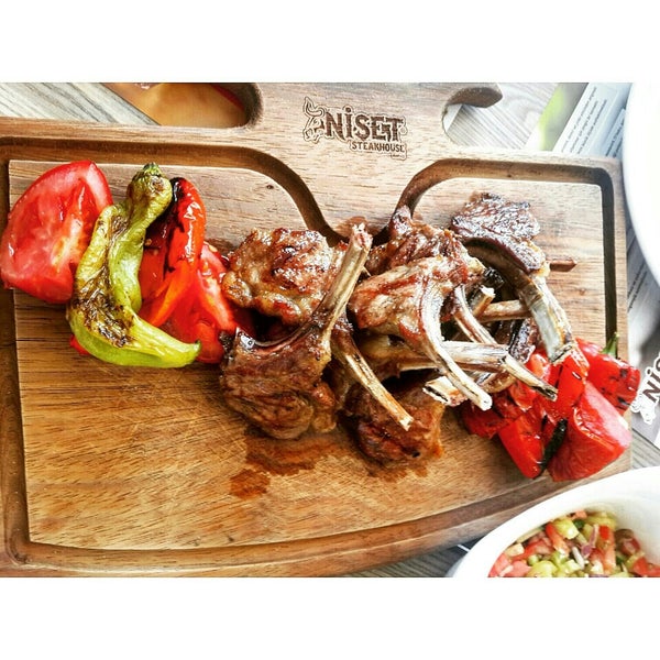 Das Foto wurde bei NİŞET KASAP Steakhouse von -onrhn- am 7/21/2015 aufgenommen