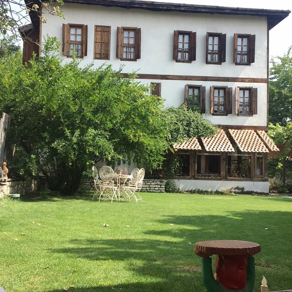 Das Foto wurde bei GuleviSafranbolu Hotel von Yuşa am 7/30/2016 aufgenommen
