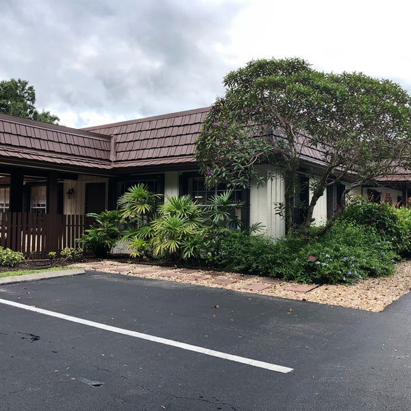 Little place. Little place. Гектор гимар парижский метрополитен. Little place. Little place.