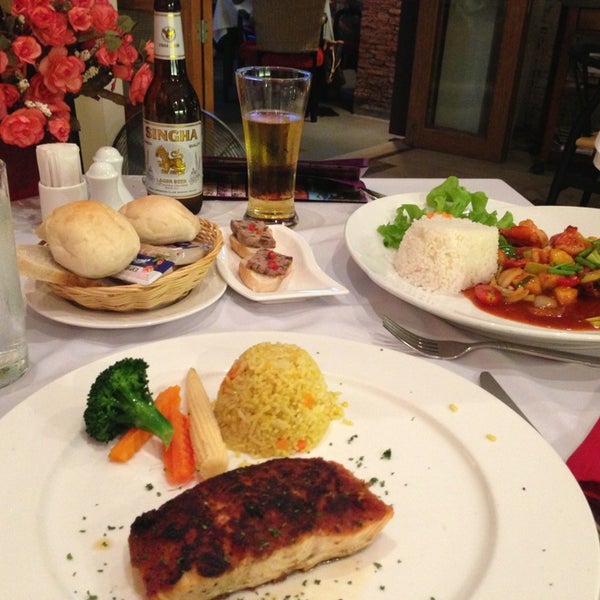 1/2/2013 tarihinde Aimz P.ziyaretçi tarafından La Paillote French and Thai Restaurant'de çekilen fotoğraf