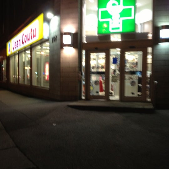 Pharmacie Jean Coutu  Pharmacy in Montreal