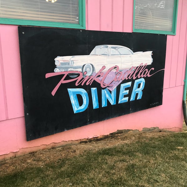 Снимок сделан в The Pink Cadillac Diner пользователем E B. 12/31/2017