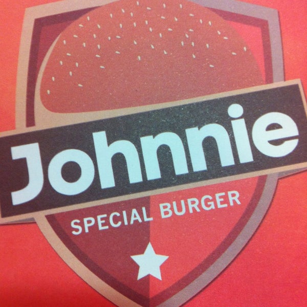 Photo prise au Johnnie Special Burger par Raissa C. le1/1/2013