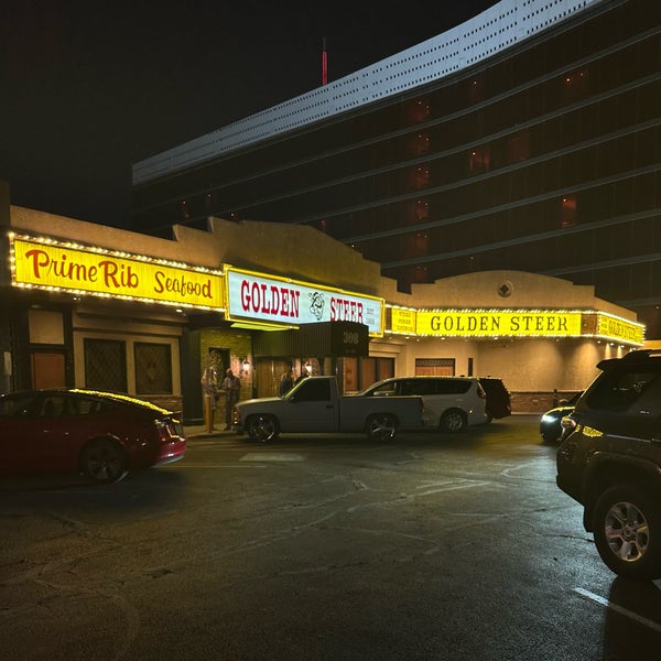 Photo taken at Golden Steer Steakhouse Las Vegas by Martin on 4/10/2023