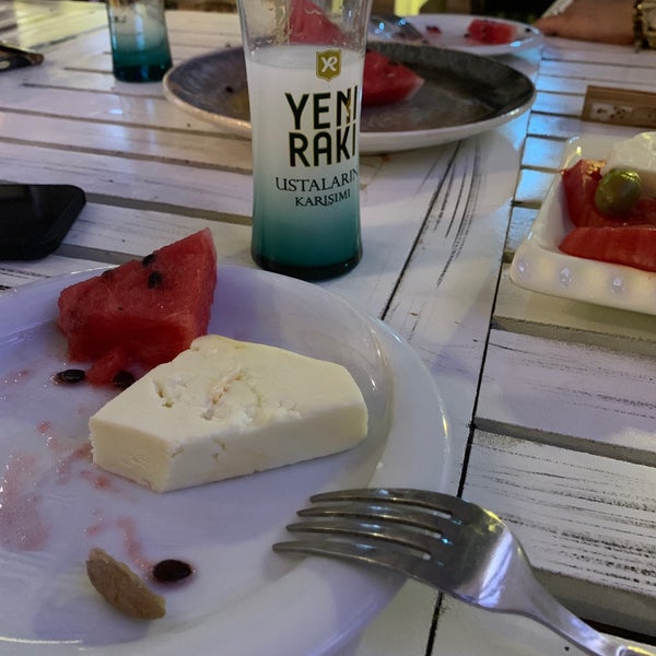 Foto tomada en Ege BBQ Kasap Ülkü  por Salih C. el 8/31/2019