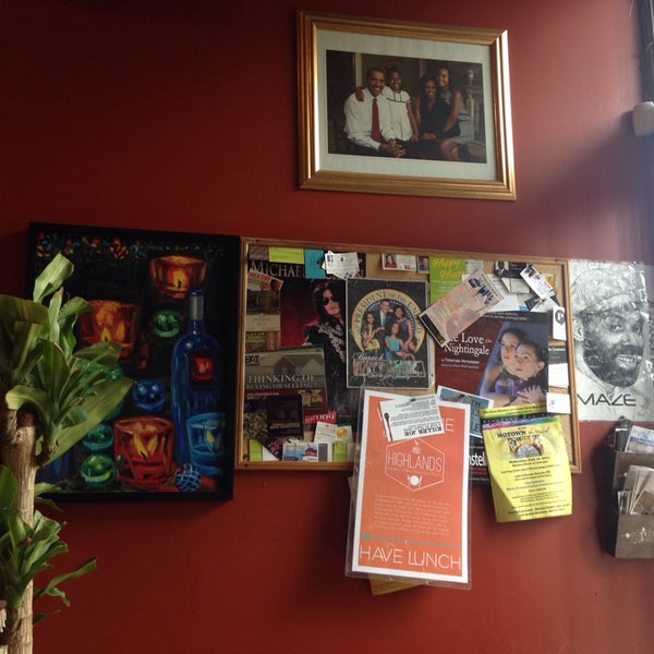 Das Foto wurde bei Highlands Cafe von Kamilla am 5/14/2014 aufgenommen