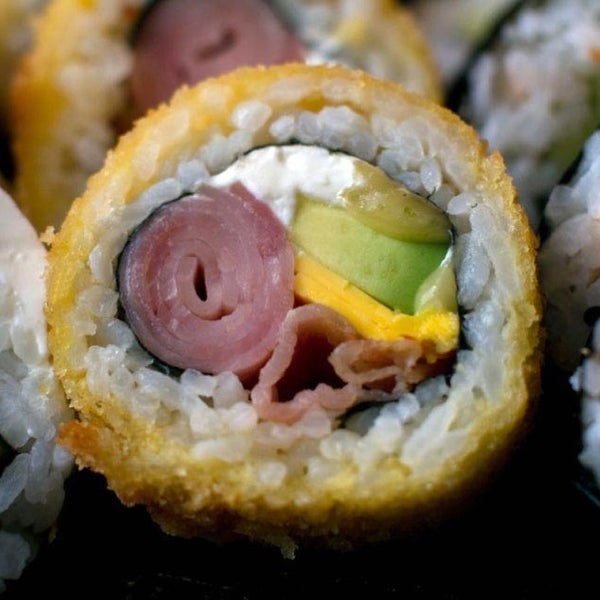 Снимок сделан в The Sushi &amp; Salads, Co. пользователем Irma A. 1/3/2013
