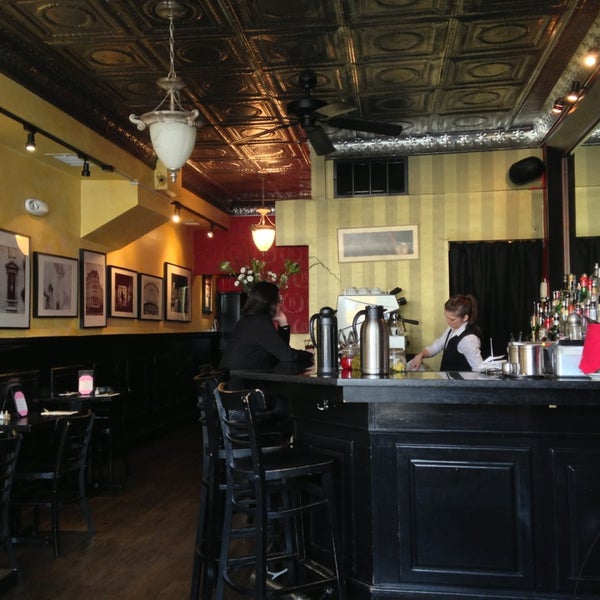 3/20/2013에 Alexey L.님이 Café Bonaparte에서 찍은 사진