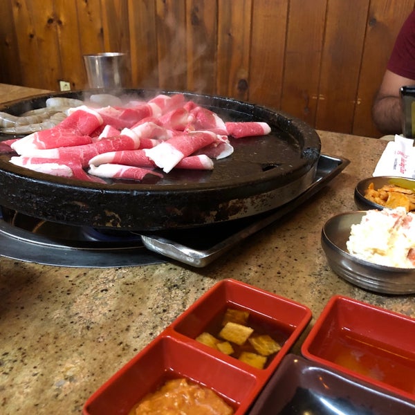 Снимок сделан в Hae Jang Chon Korean BBQ Restaurant пользователем M 9/5/2019