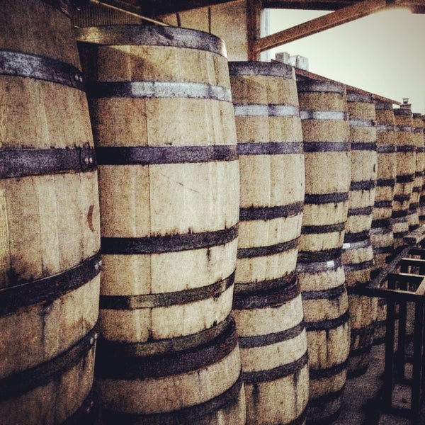 Foto tirada no(a) Cedar Ridge Winery &amp; Distillery por Joni W. em 6/5/2015