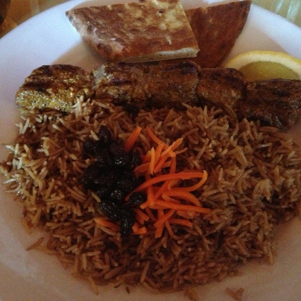 Das Foto wurde bei Kabul Afghan Cuisine von Laura K. am 7/21/2013 aufgenommen