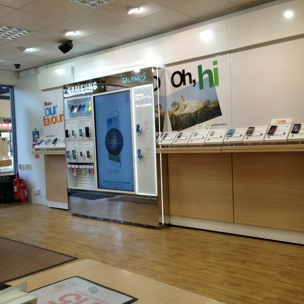 Салоны three лондон. Магазин y. Хей стор. Store 3 отзывы. Магазин furla пхукет.