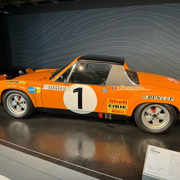 Foto tomada en Petersen Automotive Museum  por Nima E. el 12/24/2023