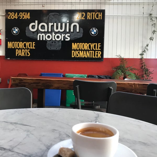 รูปภาพถ่ายที่ Darwin Cafe โดย Nima E. เมื่อ 12/6/2018