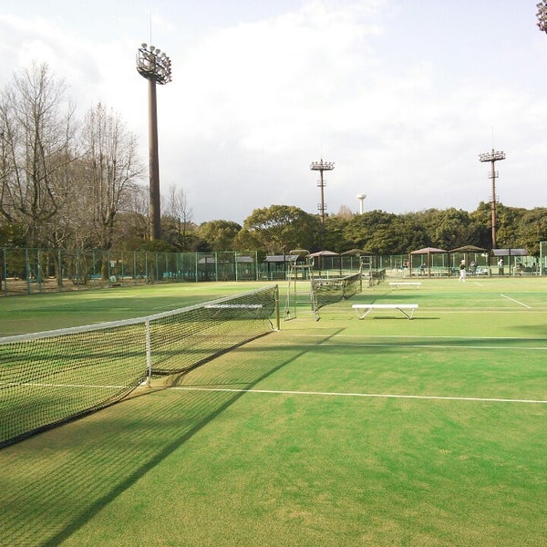 春日公園テニスコート Tennis Court 春日公園テニスコート Tennis Court