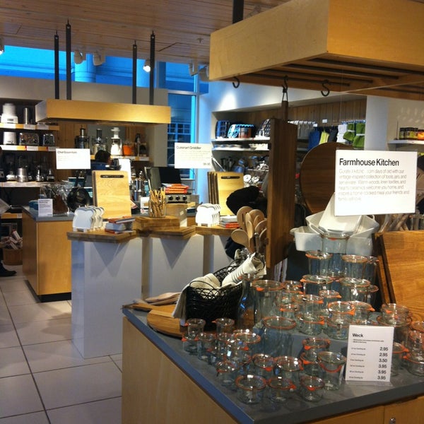 Photo taken at Crate &amp; Barrel by A. on 1/27/2013