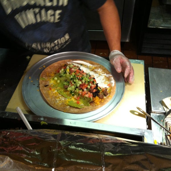 3/31/2013 tarihinde A.ziyaretçi tarafından Pedro and Vinny&#39;s Fresh Burritos'de çekilen fotoğraf