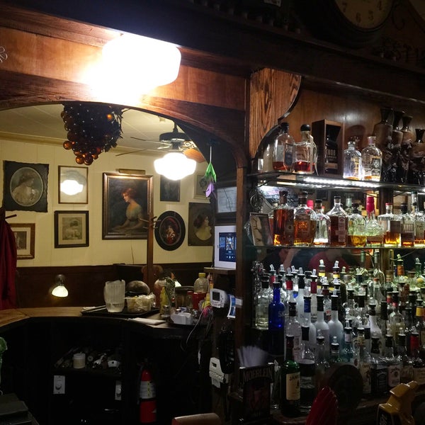 10/13/2016 tarihinde Erik R.ziyaretçi tarafından Arnold&#39;s Bar &amp; Grill'de çekilen fotoğraf